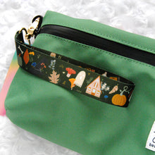 Load image into Gallery viewer, Green Smell-Proof Stash Bag