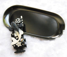 Load image into Gallery viewer, Black Matte Oval Tray